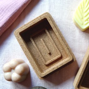 jabonera corcho sostenible para jabón y champú natural